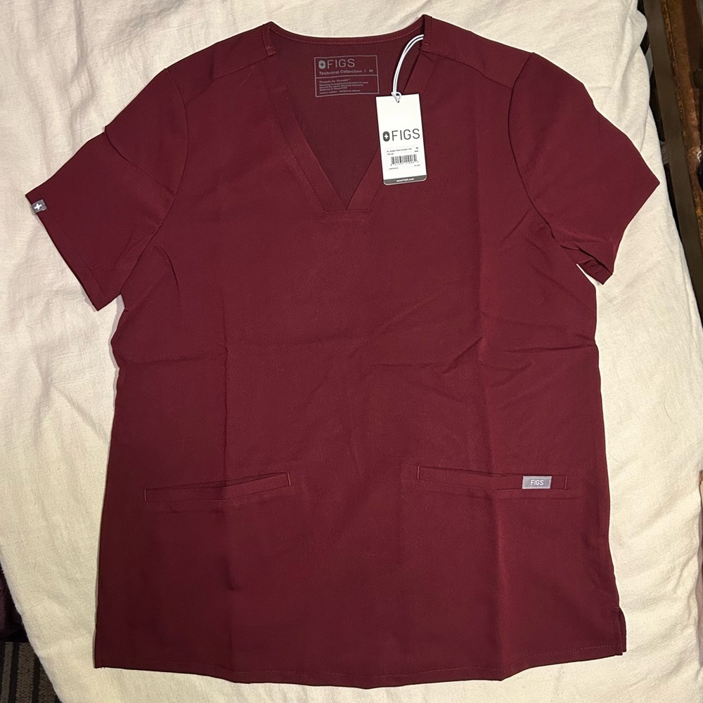 NWT FIGS Casma Three Pocket Scrub Top